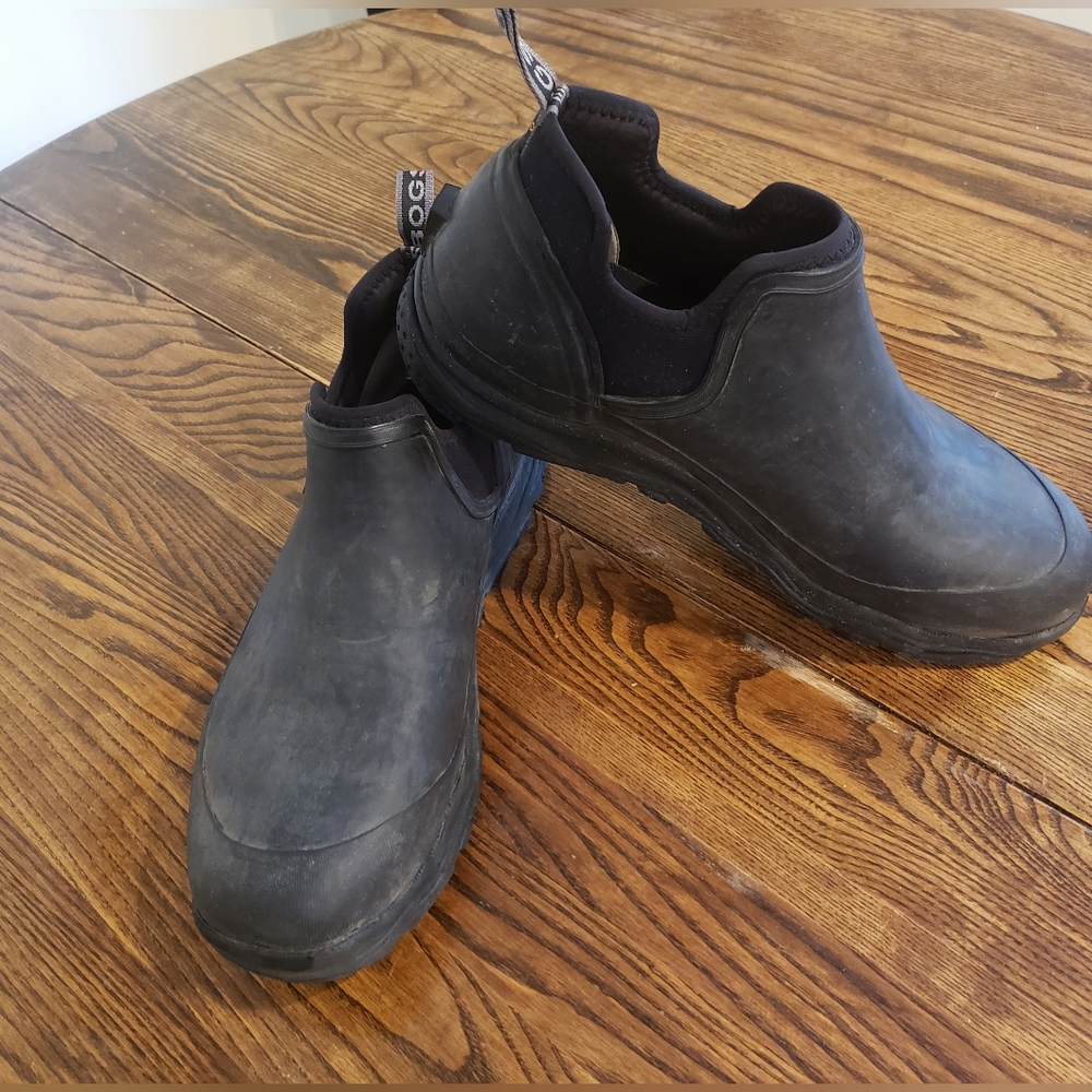 Bogs Men’s Bridgeport Black Rubber Waterproof Slip On Rain Boot Size 11